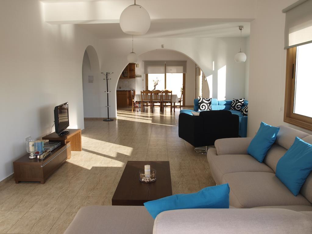 Mariandy Villa 2 Coral Bay Ruang foto
